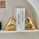 Escultura Apoio de Livros Mãos Douradas para Sala e Quarto Lenogue