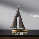 Escultura Barco Veleiro em Resina para Sala e Quarto Lenogue