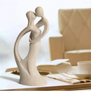 Escultura de Casal em Arenito Natural Feita à Mão para Sala Lenogue