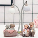 Escultura de Casal Idoso para Decoração de Sala e Escritório Lenogue