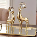 Escultura de Cervo Dourado com Bola de Cristal para Sala e Escritório Lenogue