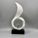 Escultura Decorativa com Asas e Esfera de Cristal para Sala Lenogue
