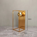 Escultura Geométrica Abstrata com Esfera e Moldura Dourada em Metal Lenogue