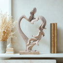 Escultura Nórdica de Casal se Beijando em Resina para Sala Lenogue