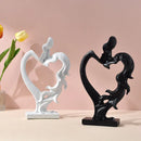 Escultura Nórdica de Casal se Beijando em Resina para Sala Lenogue