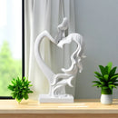 Escultura Nórdica de Casal se Beijando em Resina para Sala Lenogue