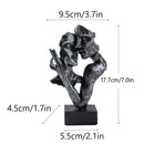 Escultura Pequena de Casal Abraçado para Estante Lenogue